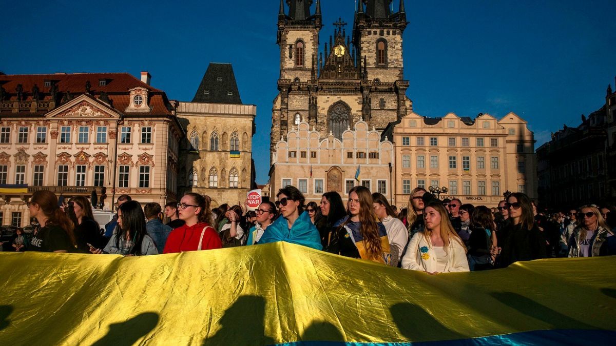В Чехии зарегистрировано более 320 тысяч украинских беженцев: сколько из них планируют вернуться на родину