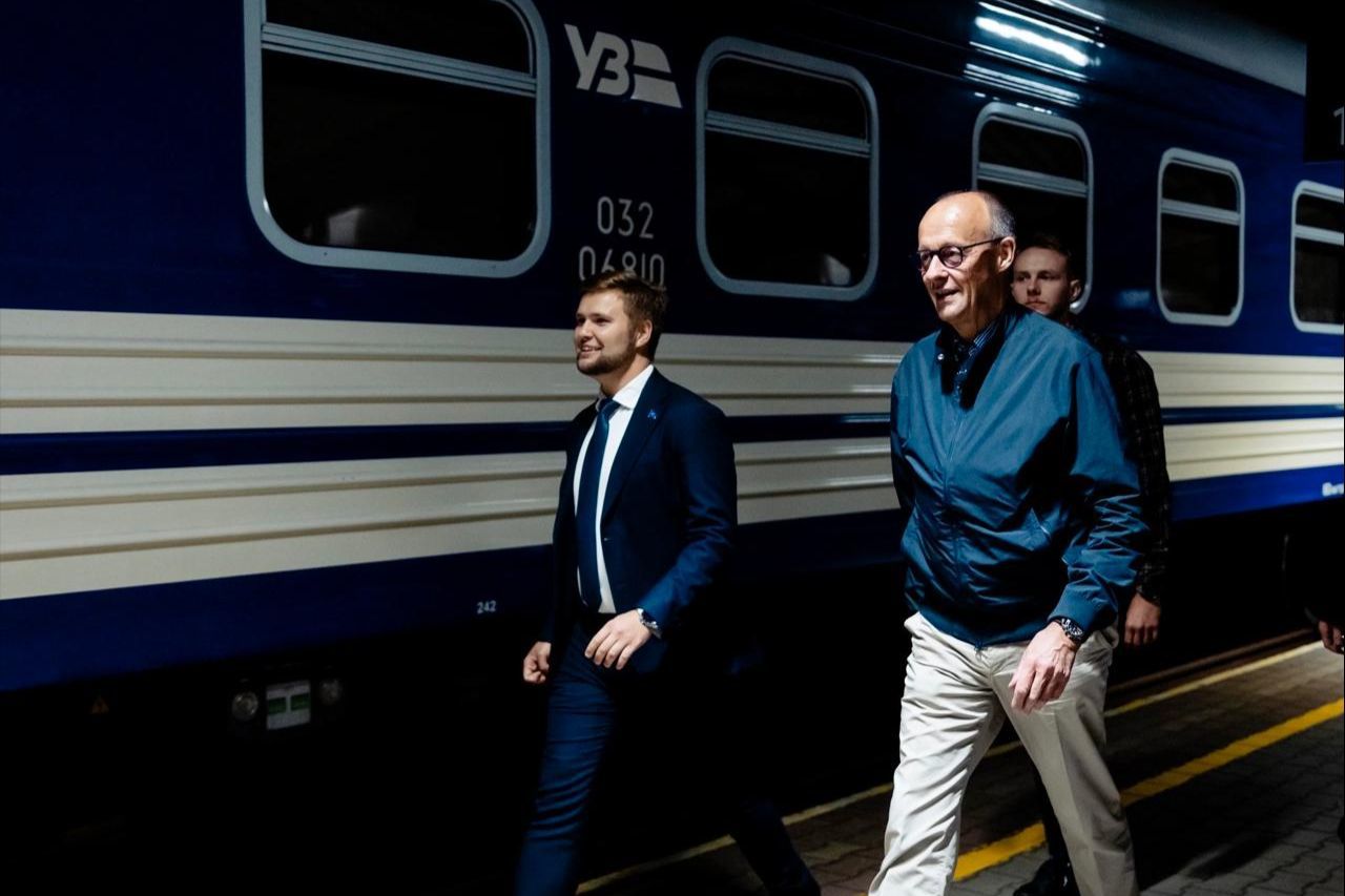 Мерц неожиданно прибыл в Киев: Германия готовит Украине тысячи дронов и дальнобойное оружие