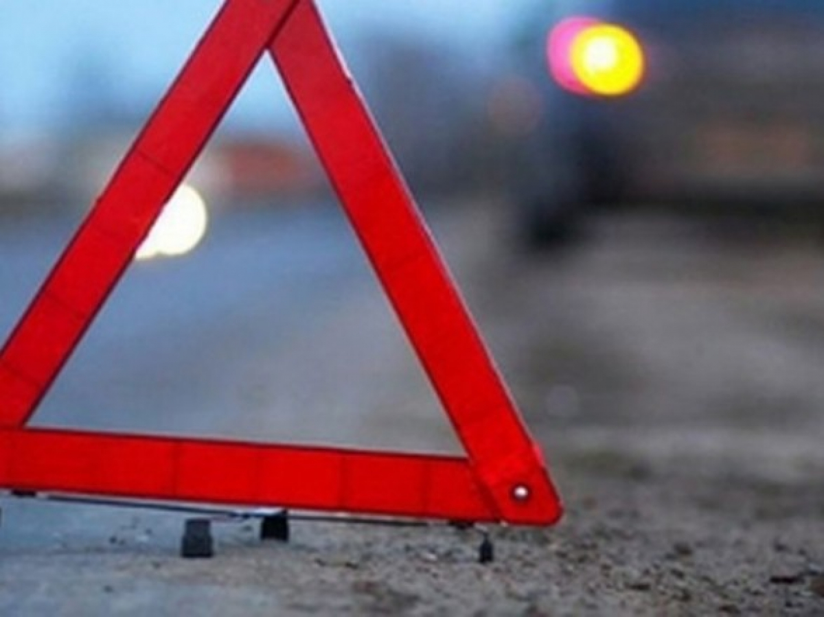 Грузовик в Николаевской области влетел в АЗС – пешеходы погибли на месте