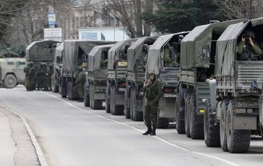 Очевидцы: под Луганском замечена военная техника под флагами РФ