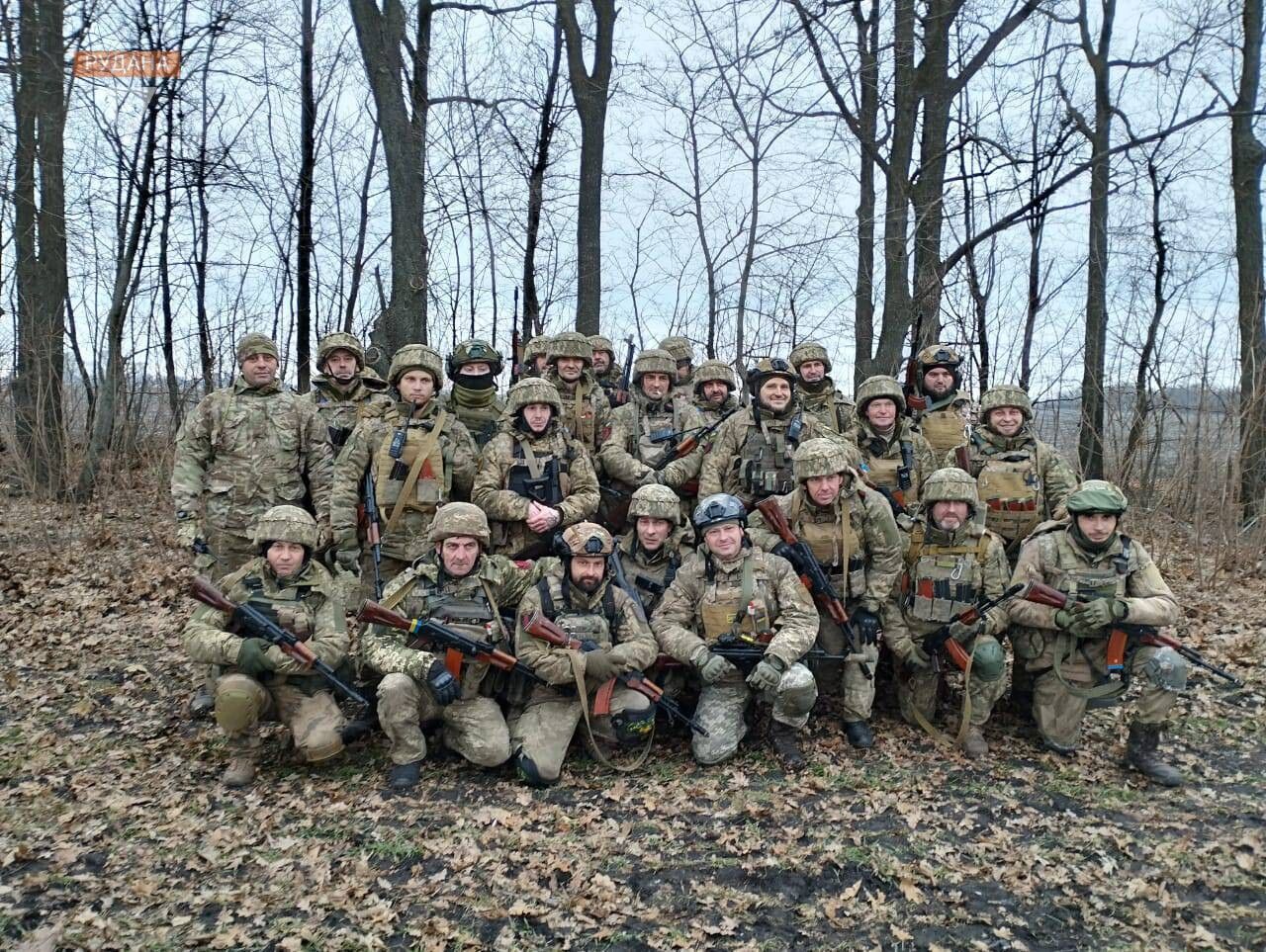 Канал "Україна 365" допомагає бійцям 7-го ОБ "Арей" зігрітися в окопах