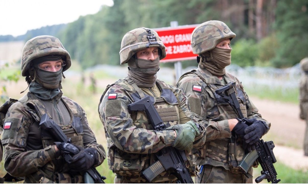 Беларусь обостряет отношения с Польшей: на границе начались нападения на офицеров