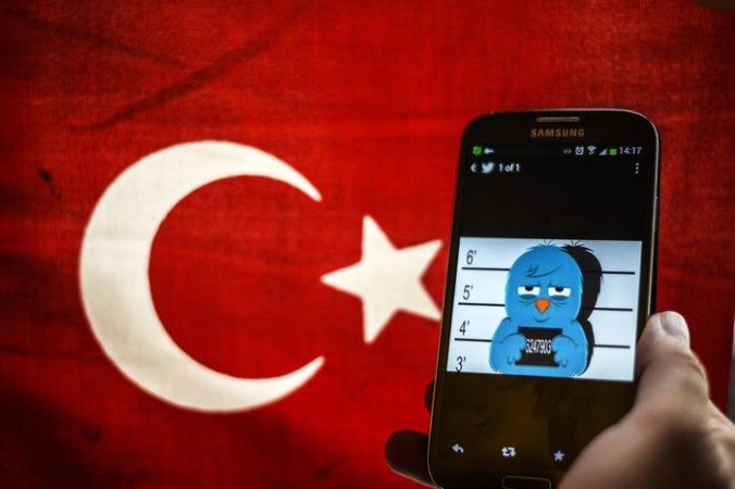 В результате теракта в Анкаре заблокировали Twitter и Facebook