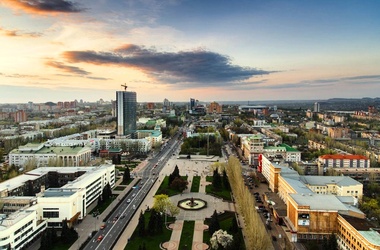 Мэрия Донецка: В городе сохраняется напряженная обстановка, периодически ведутся обстрелы в стороне аэропорта