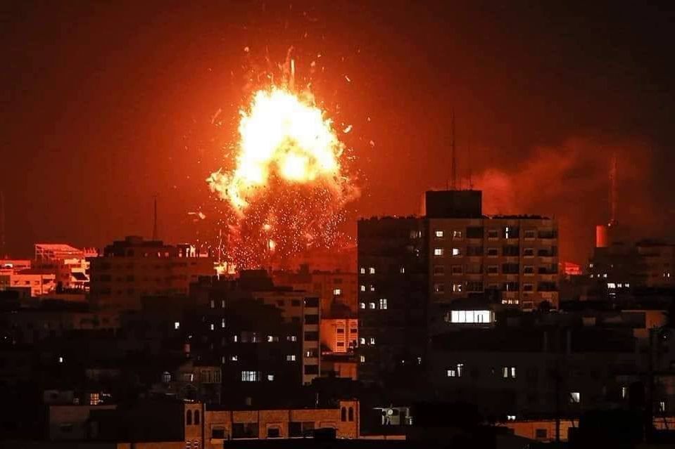 ​Сектор Газа в огне: ЦАХАЛ ночью начал наземную операцию, авиация и артиллерия Израиля бомбят ХАМАС