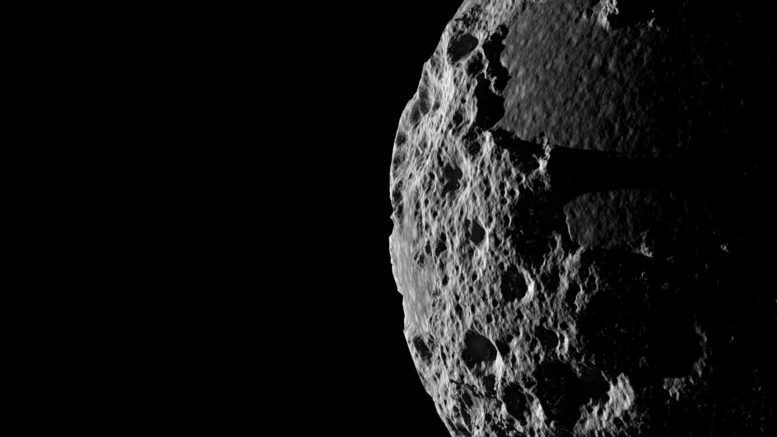 Всемирно известный уфолог Скот Уоринг обнаружил на Луне сеть гигантских подповерхностных коридоров - видео
