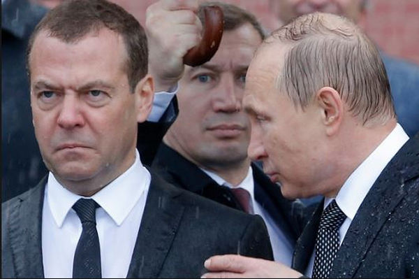 ​"Это настоящая война", - Медведеву внезапно перестали нравиться "полезные" санкции США