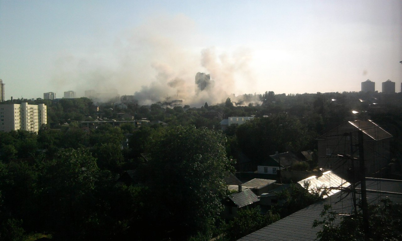 Очевидцы: снаряды приземлились в районе Гладковки в Донецке