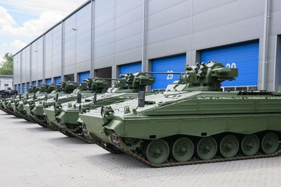 БМП, снаряды, патроны и автомобили: Германия передает Украине новую партию военной помощи