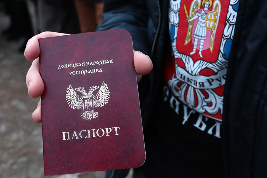 "Цель, как и ранее – Путин хочет впихнуть своих бандитов в Украину": оппозиционер Боровой  объяснил, что именно задумал Кремль, признав "паспорта" сепаратистов