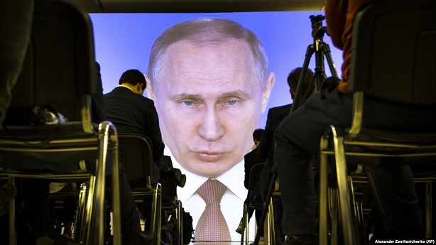 Доруководился: в России население вымирает - Путин требует "немедленно остановить" катастрофу