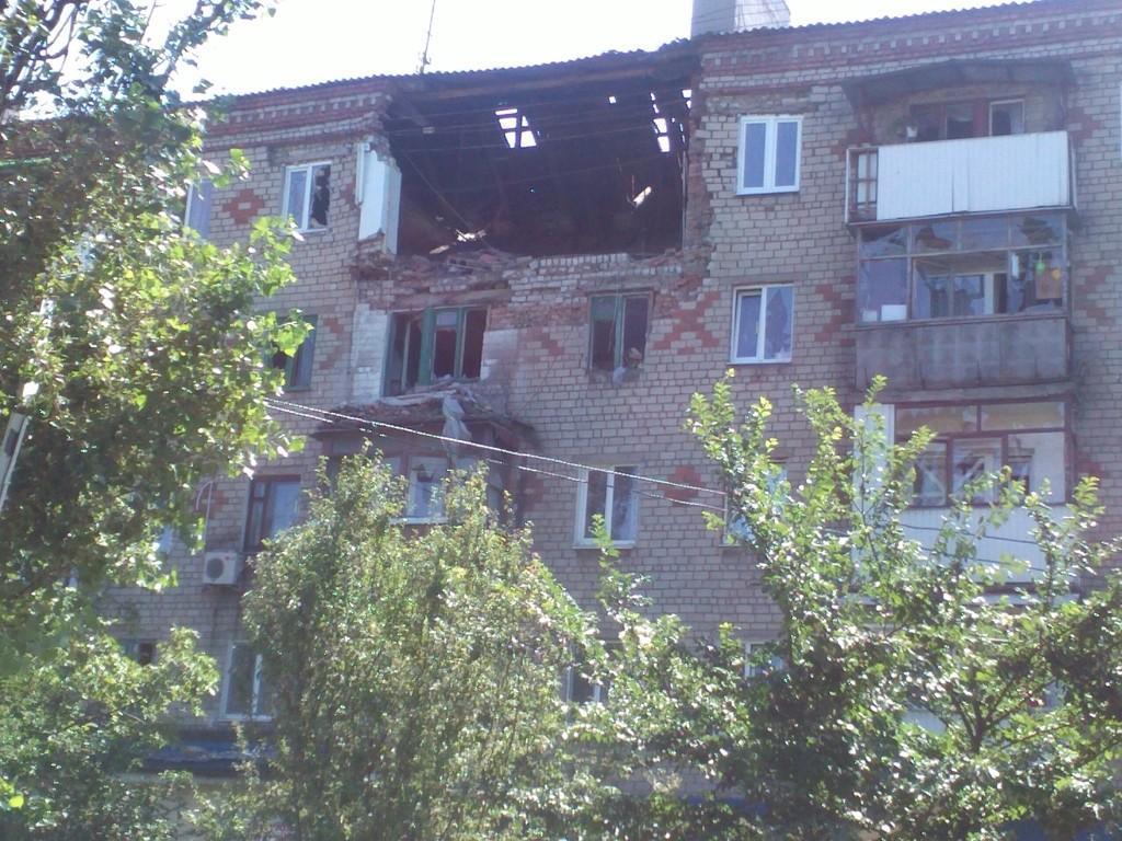 ​Боевики обстреляли Авдеевку. Есть прямые попадания в дома, - МВД