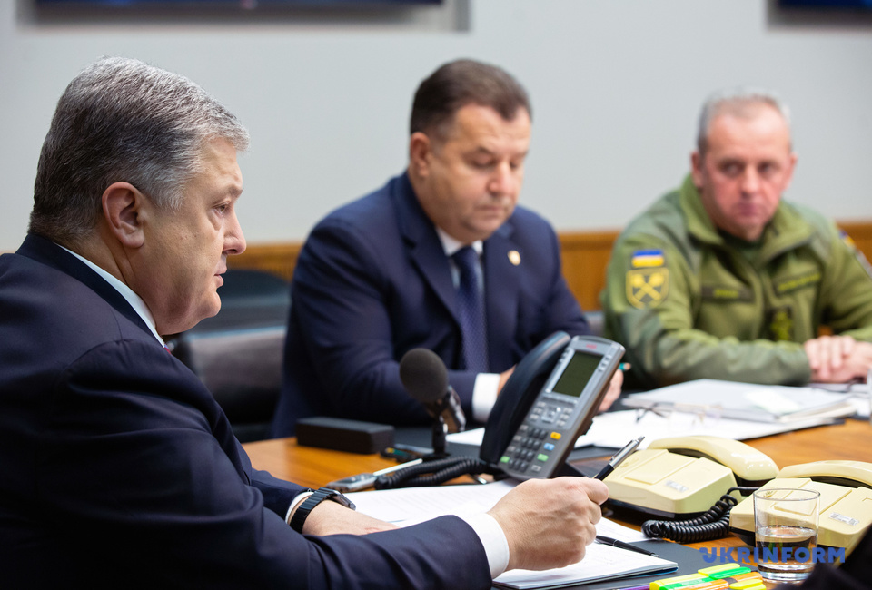 "Ни одного гражданского в Украине военное положение не затронет", - Порошенко о планах об усилении мощи ВСУ