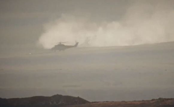 Террористы ИГИЛ нанесли сокрушительный удар по российскому вертолету: в Сети появились видеокадры пылающей военной техники РФ 