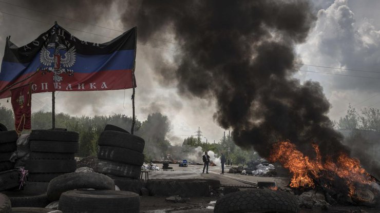 Украинцы не хотят менять Конституцию в пользу боевиков "ЛДНР"