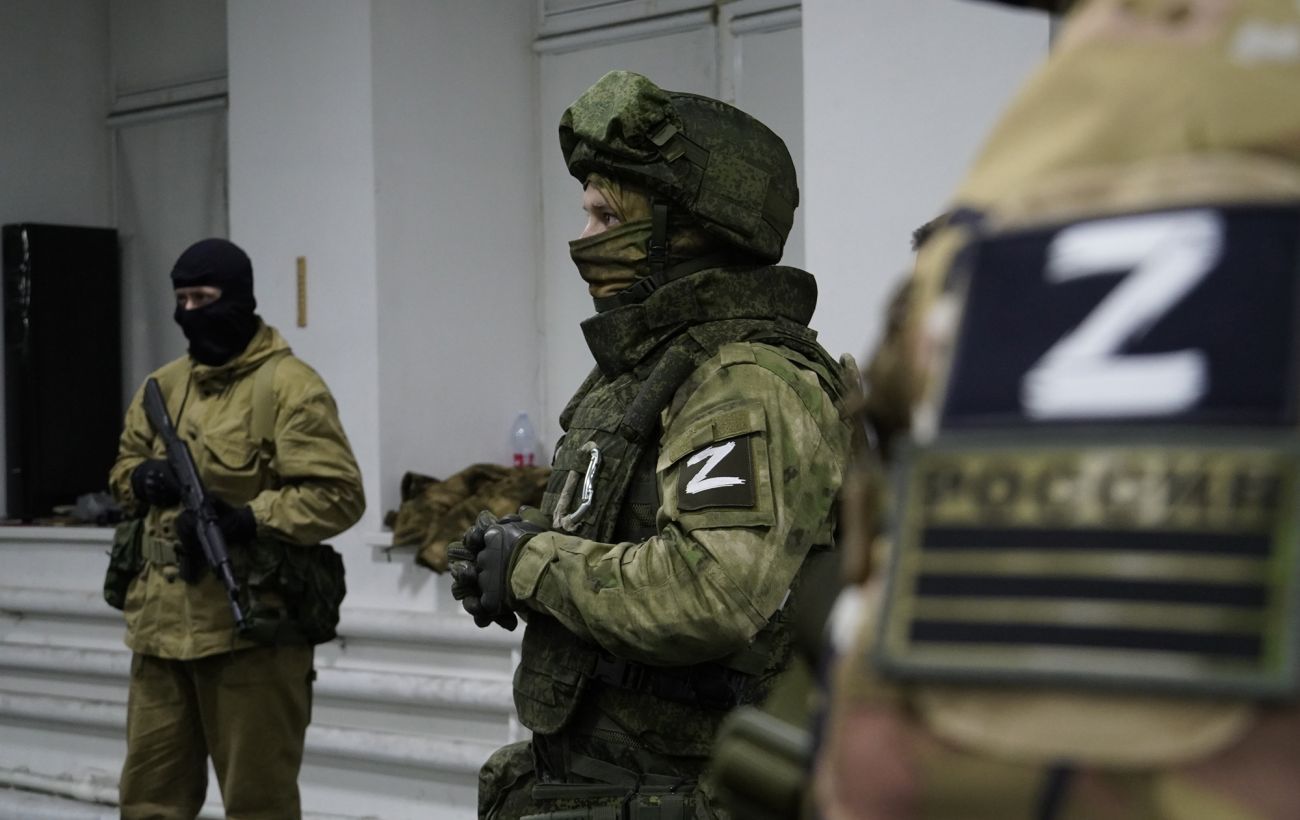 Вывозят только своих: армия РФ начала эвакуацию из Каменки-Днепровской