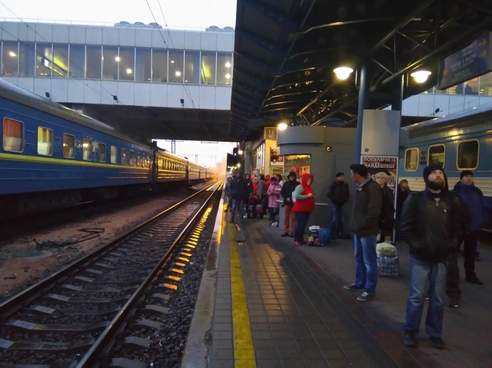 ЧП в центре Киева: пассажиров Центрального ж/д вокзала экстренно выводят на улицу