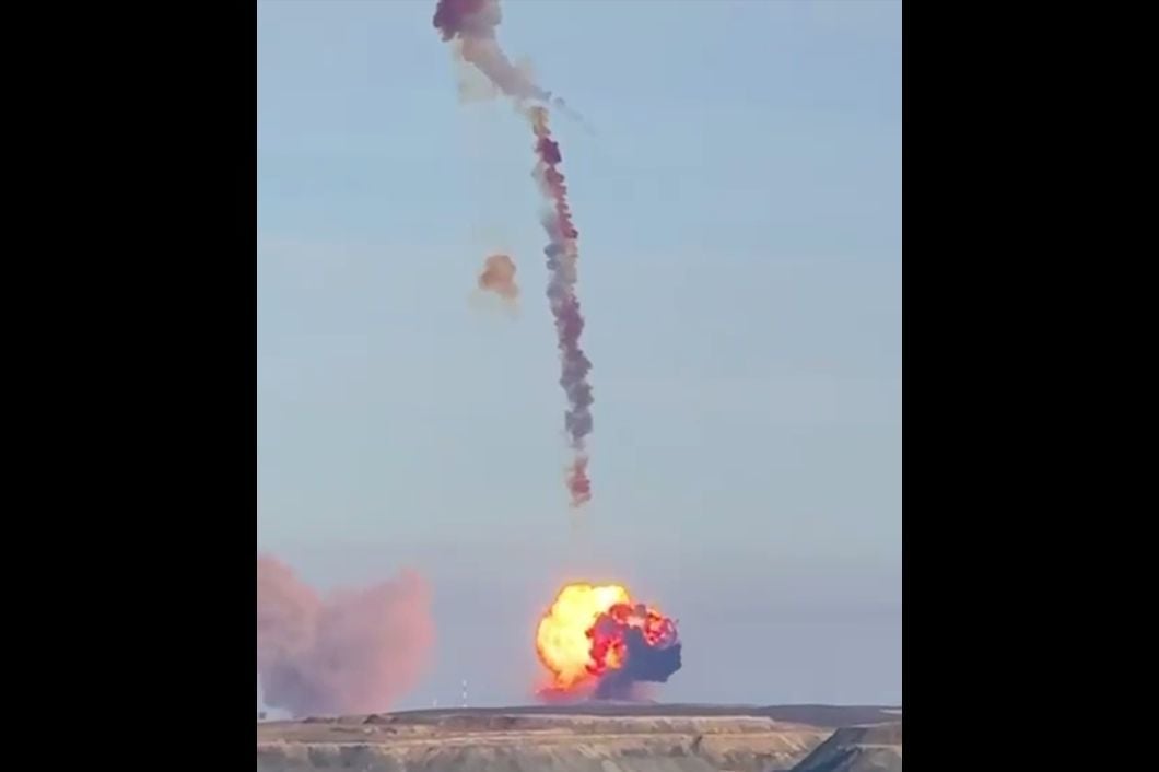 ​Ракета, совершившая кувырок под Оренбургом, могла быть "Авангардом": видео провального пуска