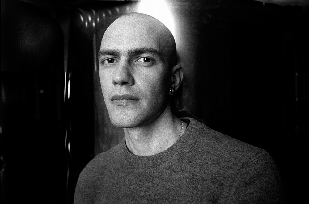 В Киеве банда неизвестных до потери памяти избила известного волонтера и военного фотографа Сергея Моргунова