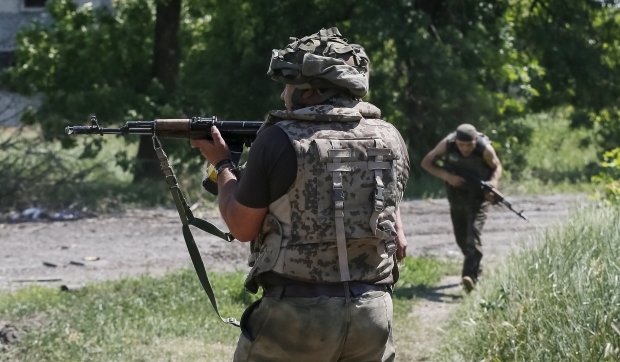 Украинских военных оденут в форму из нормальной ткани, - Бирюков