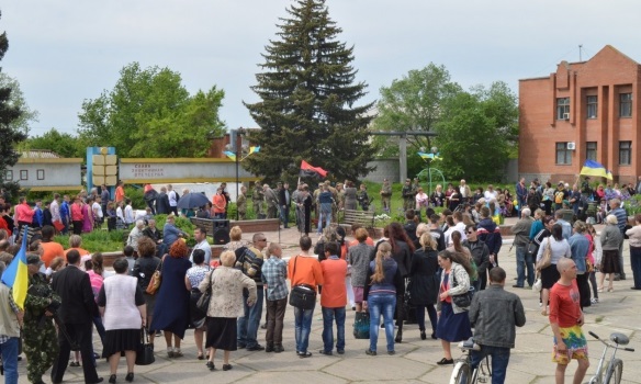 В Станице Луганской прошел масштабный проукраинский фестиваль