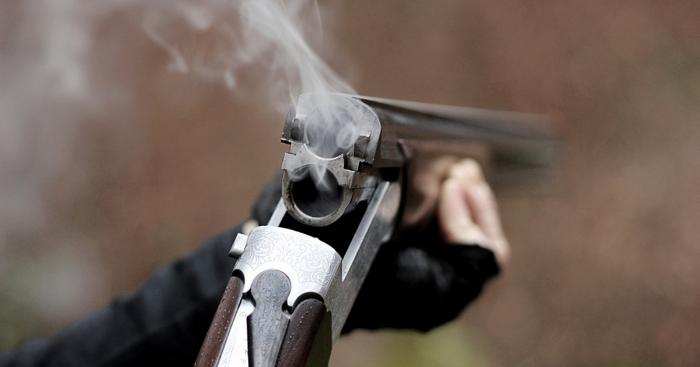 В России девятиклассник обстрелял школу из охотничьего ружья, решив отомстить обидчику: фото