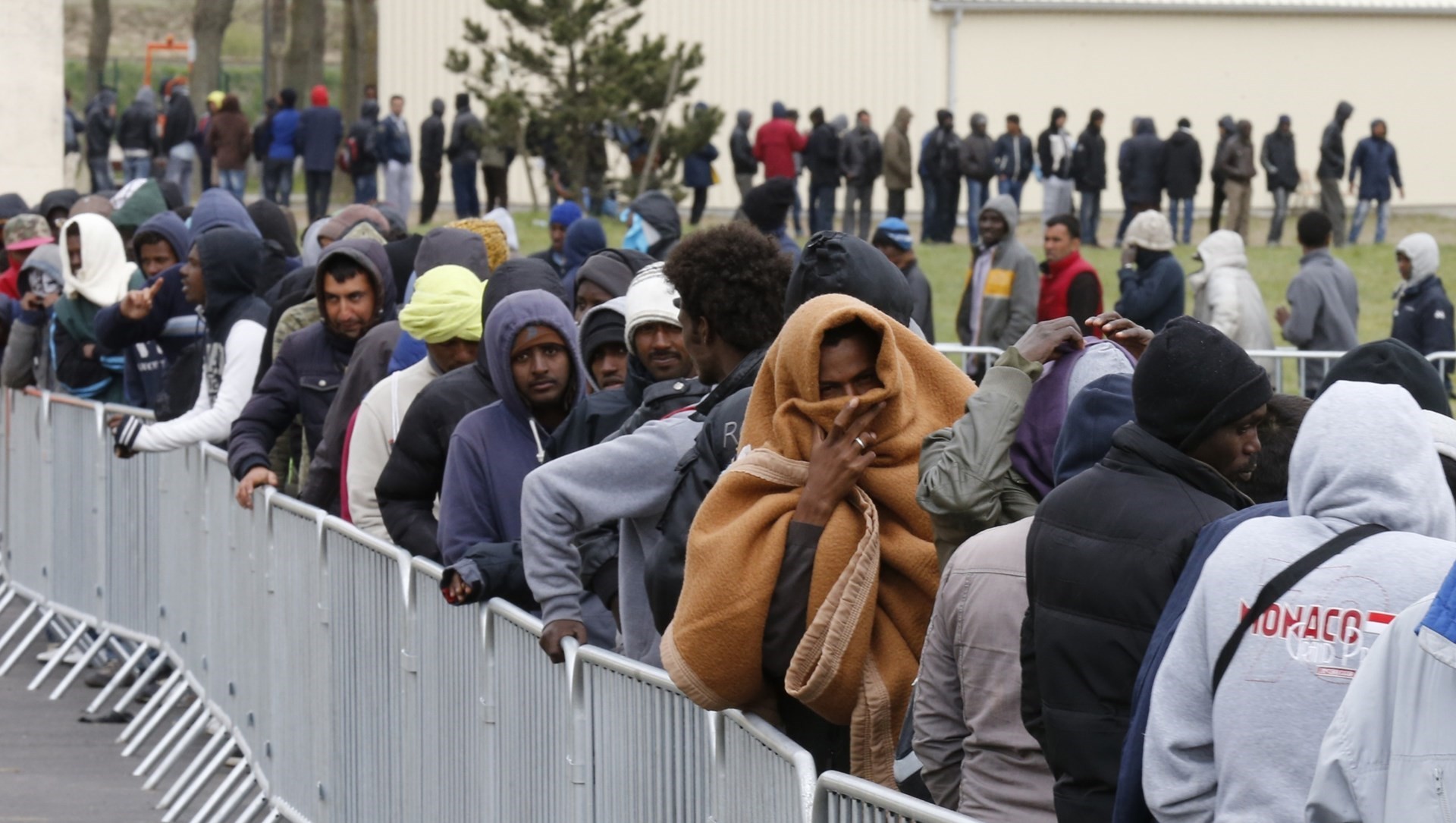 СМИ: власти Германии ежедневно высылают из страны сотни мигрантов