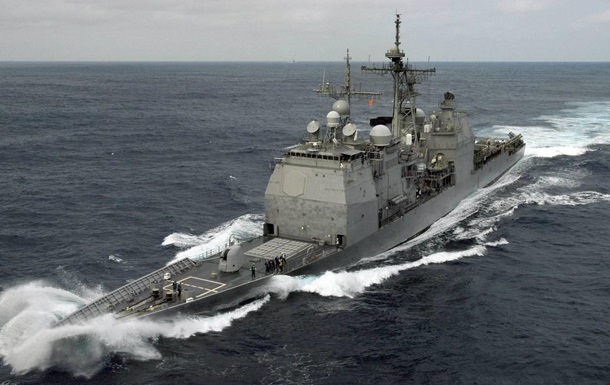 Столкновение крейсера США с российским военным кораблем: появилось видео конфликта в открытом море