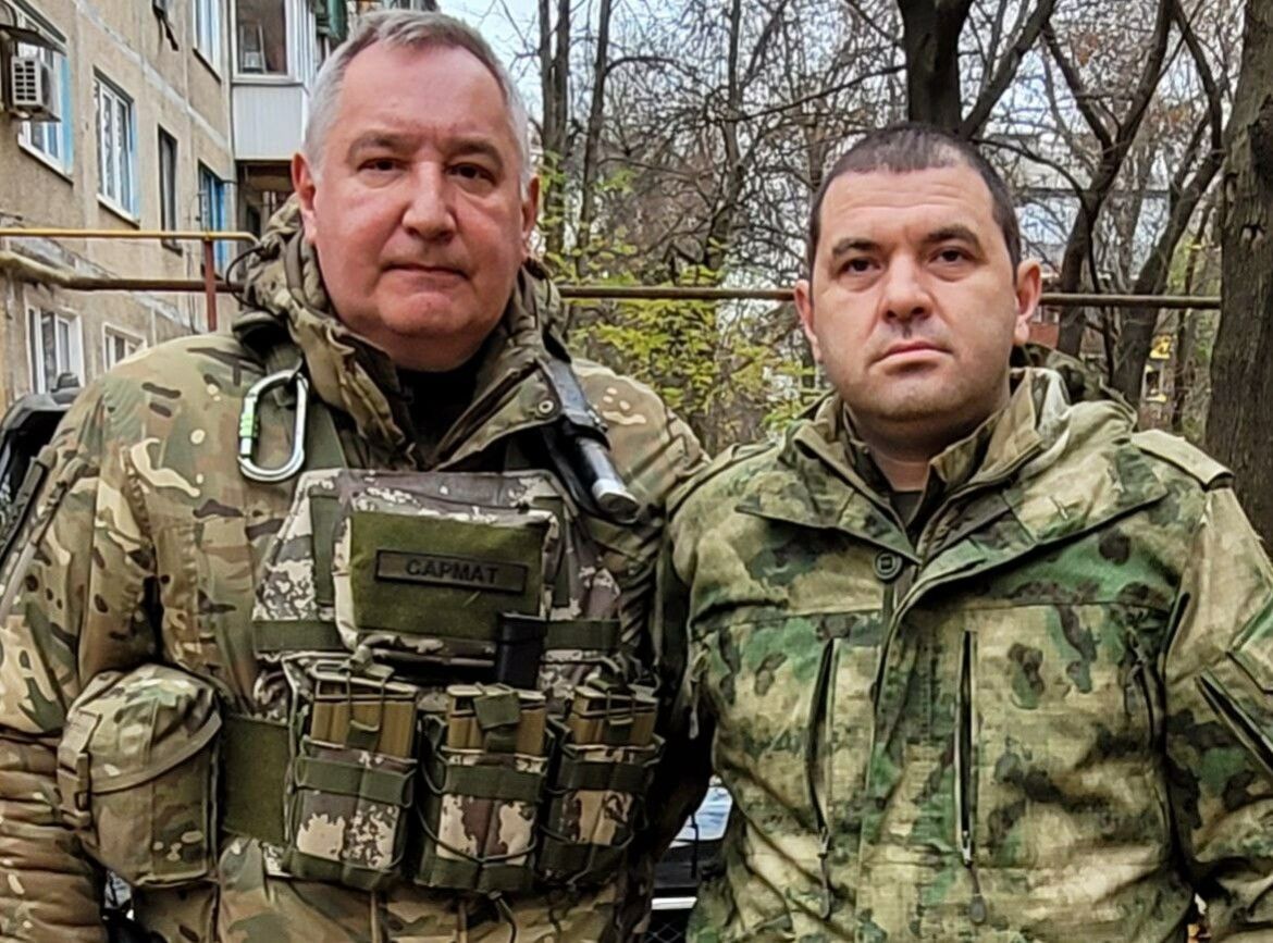 Рогозин показал, как "воюет против НАТО" в натовской экипировке за миллион рублей