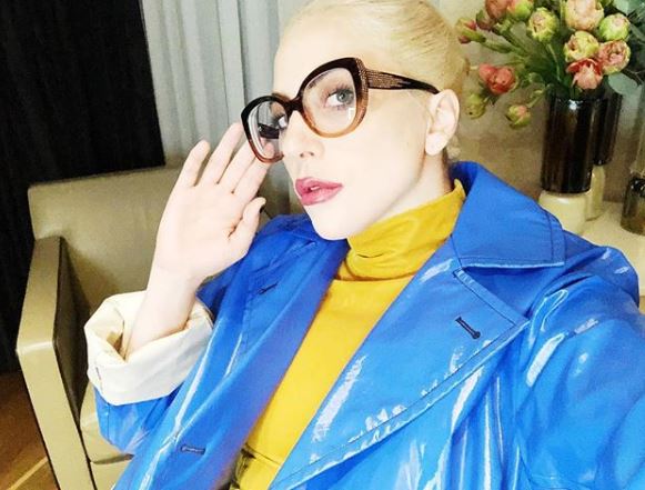 Интернет взбудоражил "украинский наряд" культовой американской певицы: желто-голубой костюм Леди Гаги уже установил рекорд по лайкам - кадры