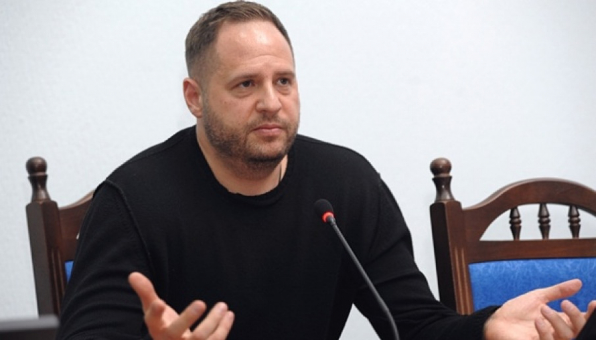 Ермак дал обещание по Донбассу и "формуле Штайнмайера": в Сети бьют тревогу из-за "капитуляции"