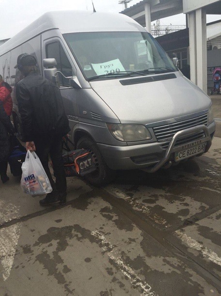 СМИ: в Крым со стороны России въехали автобусы с "грузом-200"