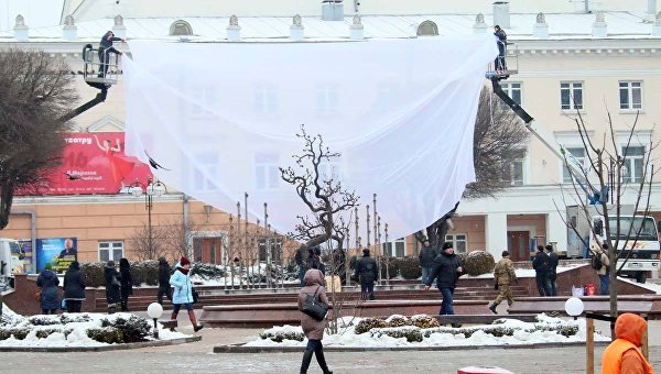 Критика, споры, шквал возмущений. Выяснилось, чем памятник "Небесной сотне "не угодил" жителям Винницы, – кадры