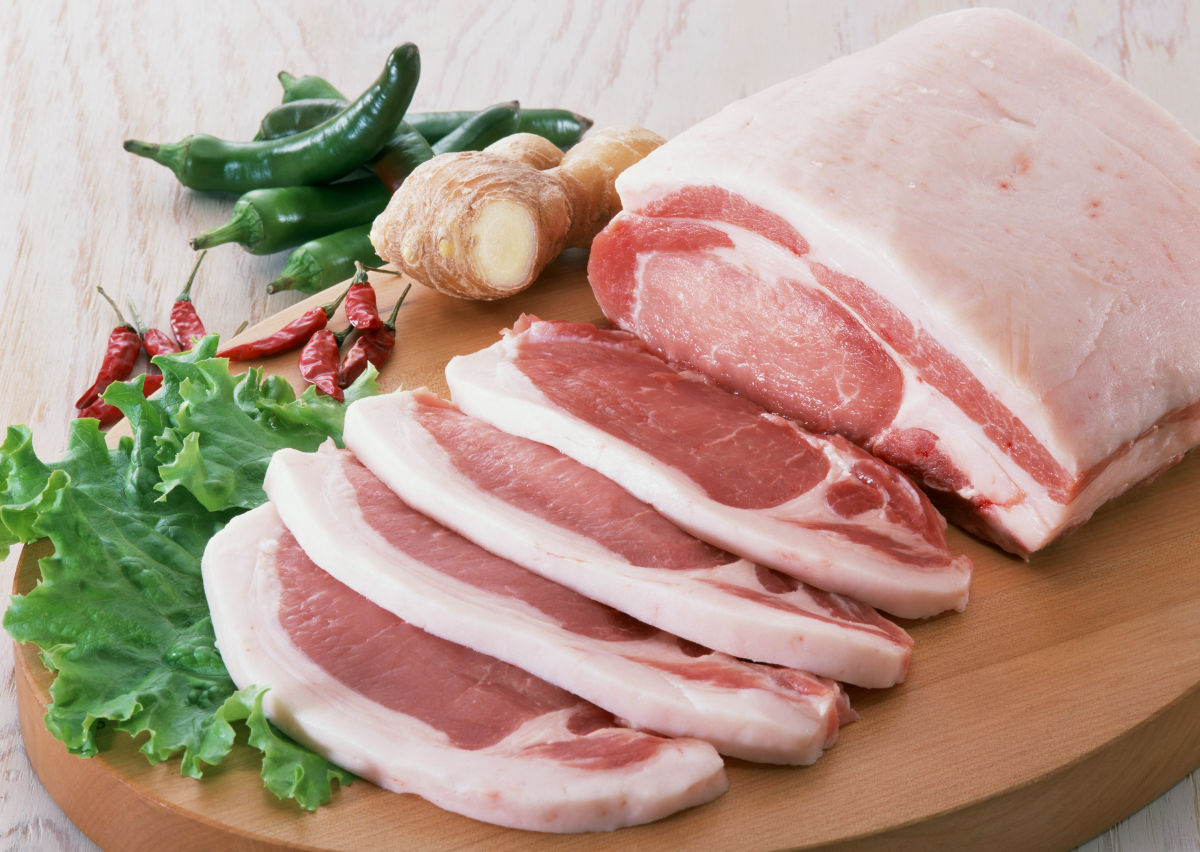 "Все это попадает в нашу систему", – диетолог из США объяснил, почему человеку не стоит есть свиное мясо