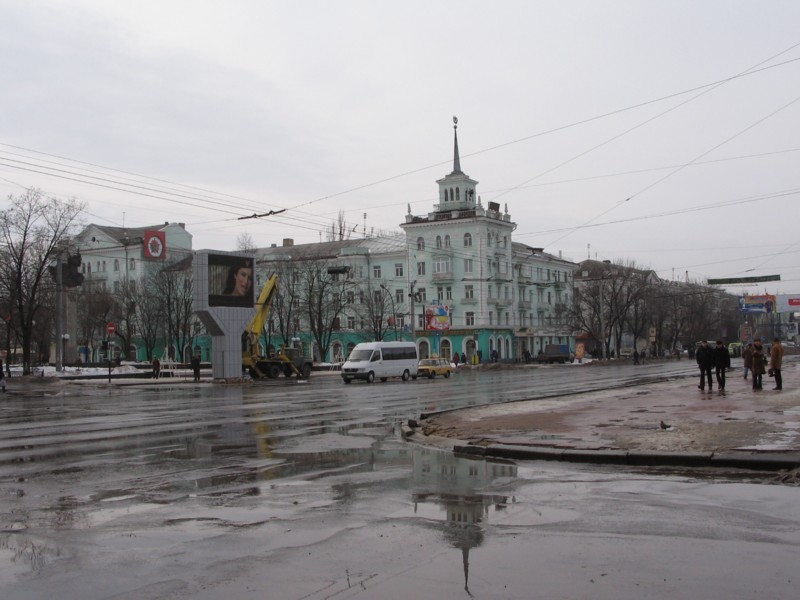 Жители Луганска сообщают об обстрелах 24 января