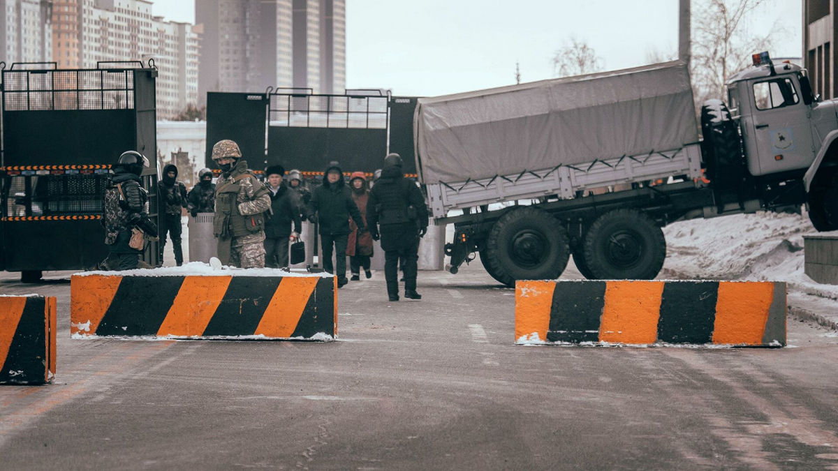 Десятки протестующих стали жертвами зачистки в Алматы, мест в больницах не хватает - СМИ