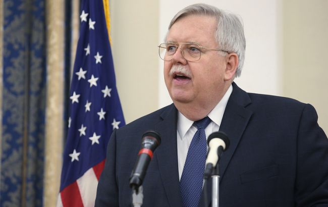 Посол США в Москве: Россия несет полную ответственность за выполнение минских соглашений 