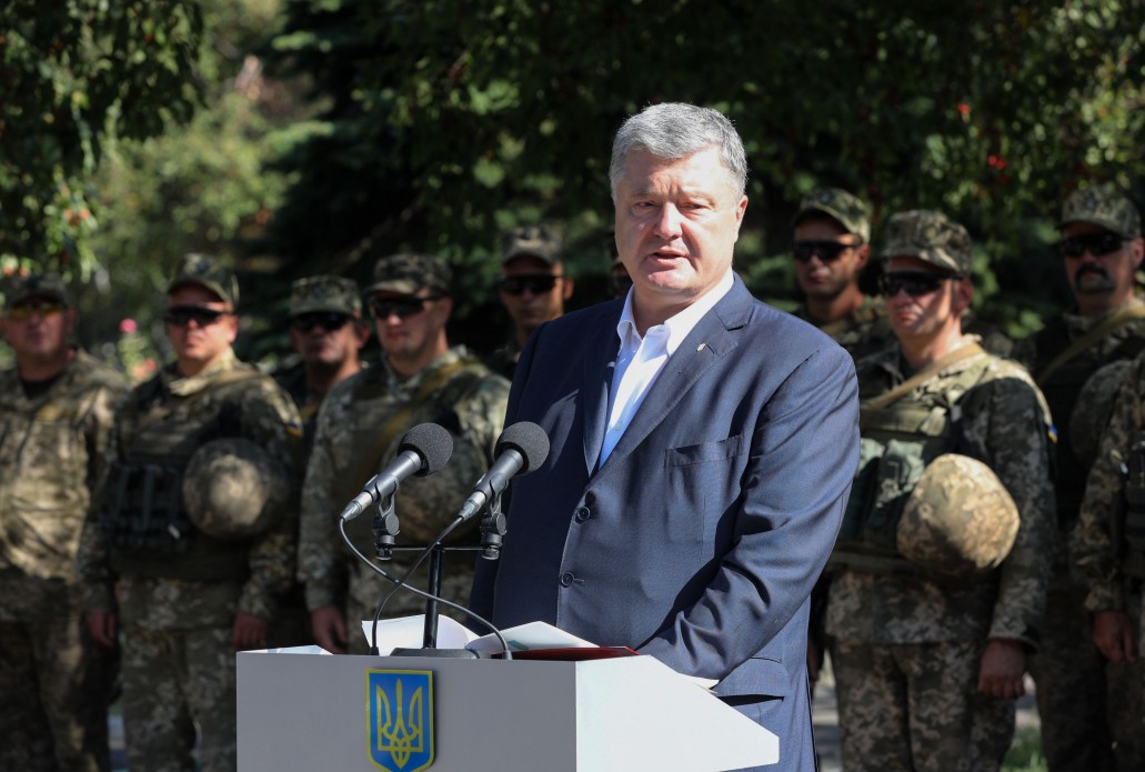 "Украина вернется на каждый клочок оккупированного Донбасса", - Порошенко из Авдеевки обратился к луганчанам и дончанам