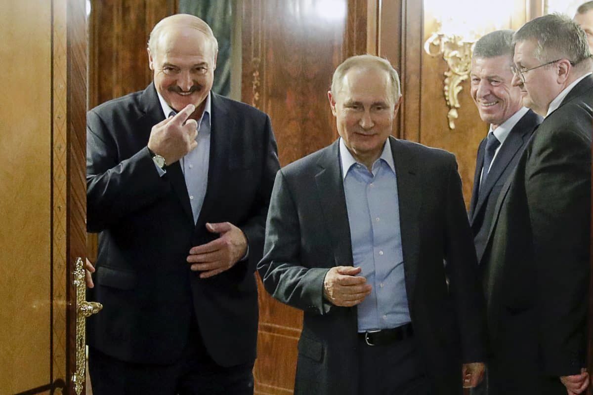Фейгин о маневре Лукашенко: "Путина предают даже самые верные"