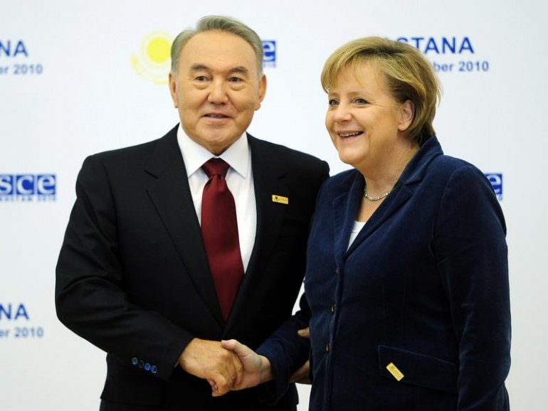 Меркель планирует провести следующие переговоры "нормандской четверки" в Казахстане