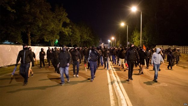 Протесты в Германии: столкнулись левые и правые активисты, 31 полицейский ранен