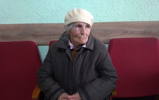 В Луцке жестоко избили 79-летнюю активистку за агитацию против Зеленского – кадры