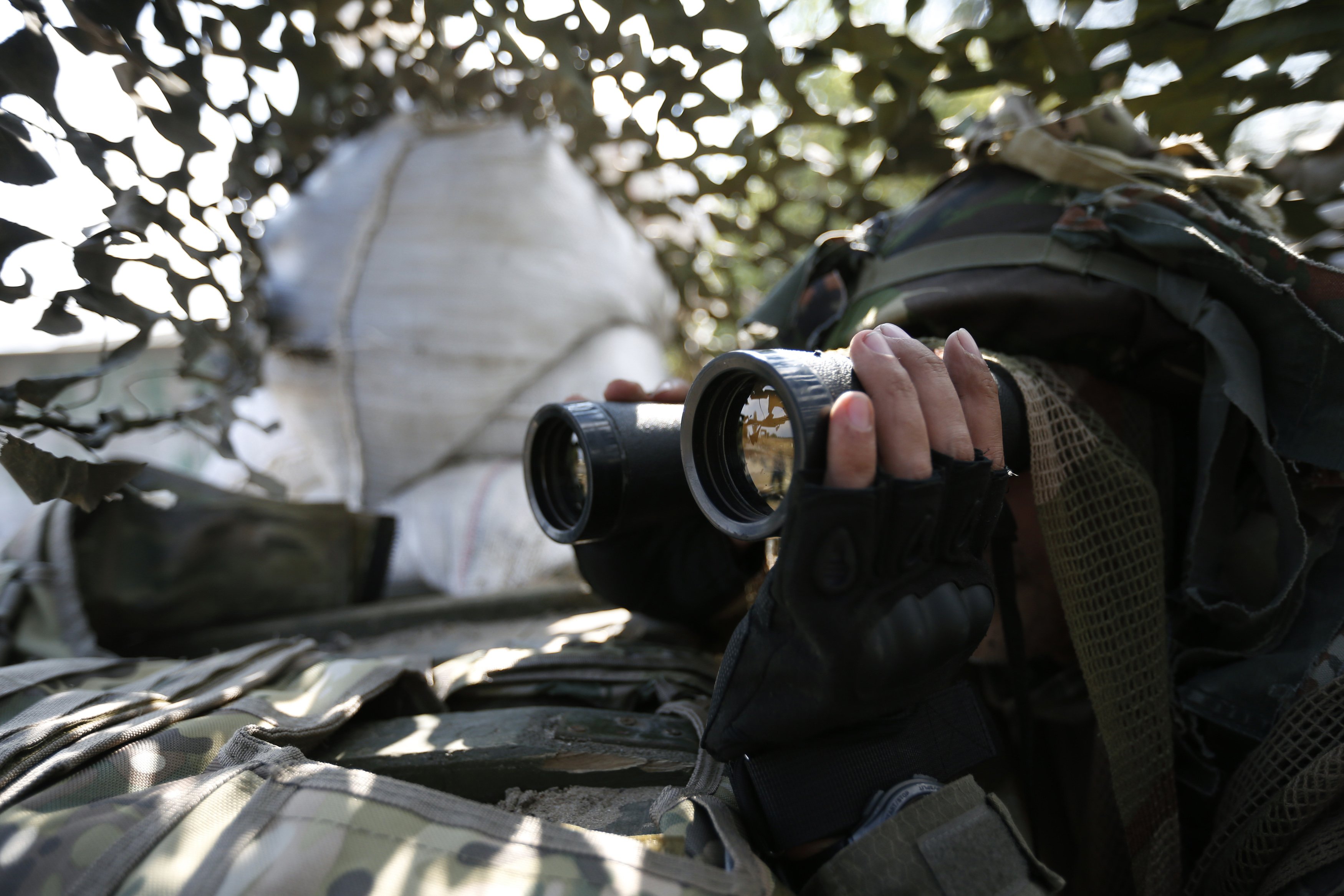 Сегодня "режим тишины" пока сохраняется только в Луганской области, на донецком и мариупольском направлении продолжаются обстрелы боевиков