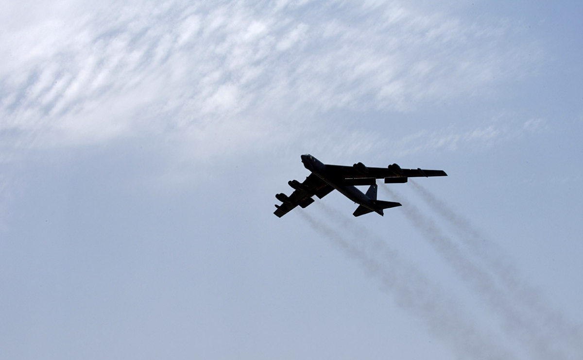 Бомбардировщики США В-52Н отрепетировали ракетные удары по России - Кремль отреагировал