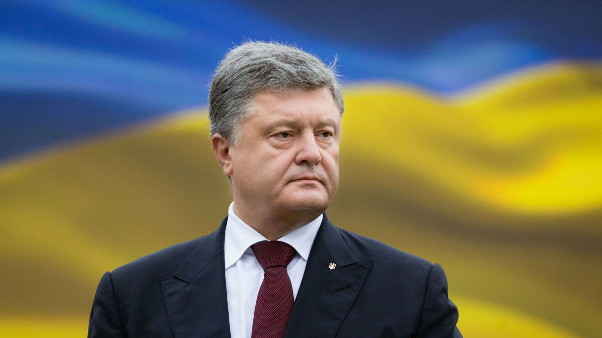 "Зеленскому такое и не снилось", – в партии "ЕС" похвастались приветствием Порошенко в Киеве