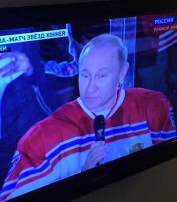 Путин вышел на лед в качестве хоккеиста в матче Ночной хоккейной лиги
