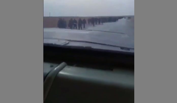 Появились кадры, как военные РФ хейтят асадитов, сложивших оружие: ​"Бегут, а мы должны за них страдать"