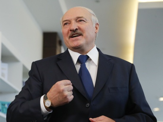 Накануне выборов Лукашенко рассказал, что думает о дебатах между Порошенко и Зеленским