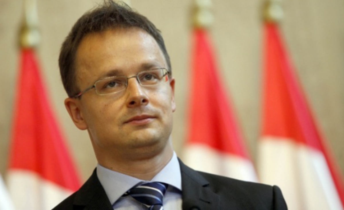 "Украина продолжает обострять конфликт", - громкое заявление главы МИД Венгрии после высылки консула
