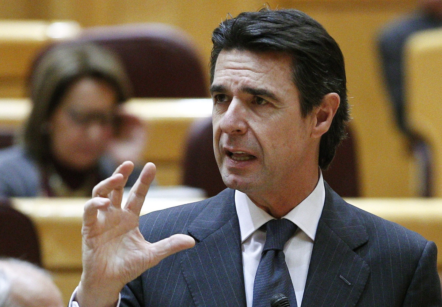 Первая жертва офшорного скандала: испанский министр ушел из политики, признав свою вину